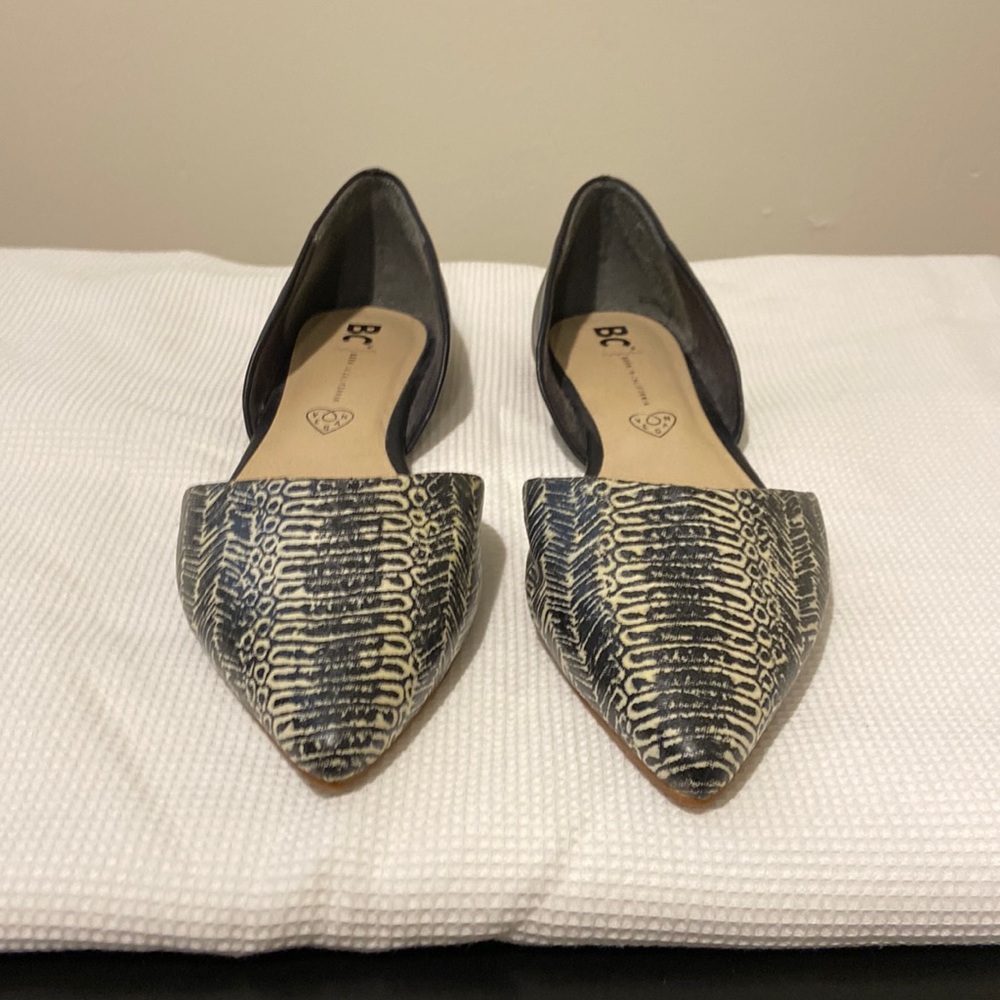 BC footwear flats